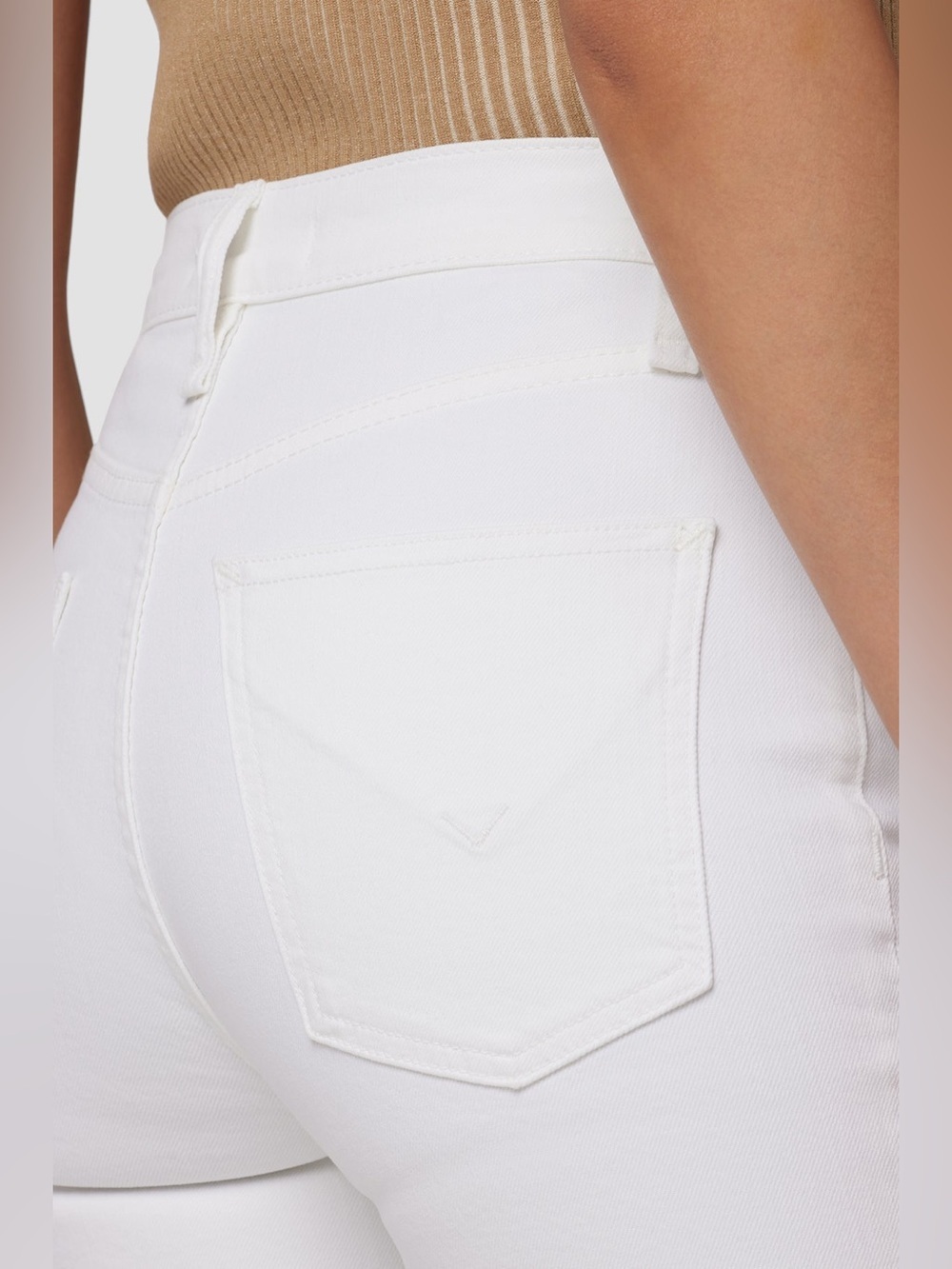 HUDSON Remi High-Rise Straight Ankle Jeans
NWT | White | Size 27 | MSRP $195 - Picture 14 of 14